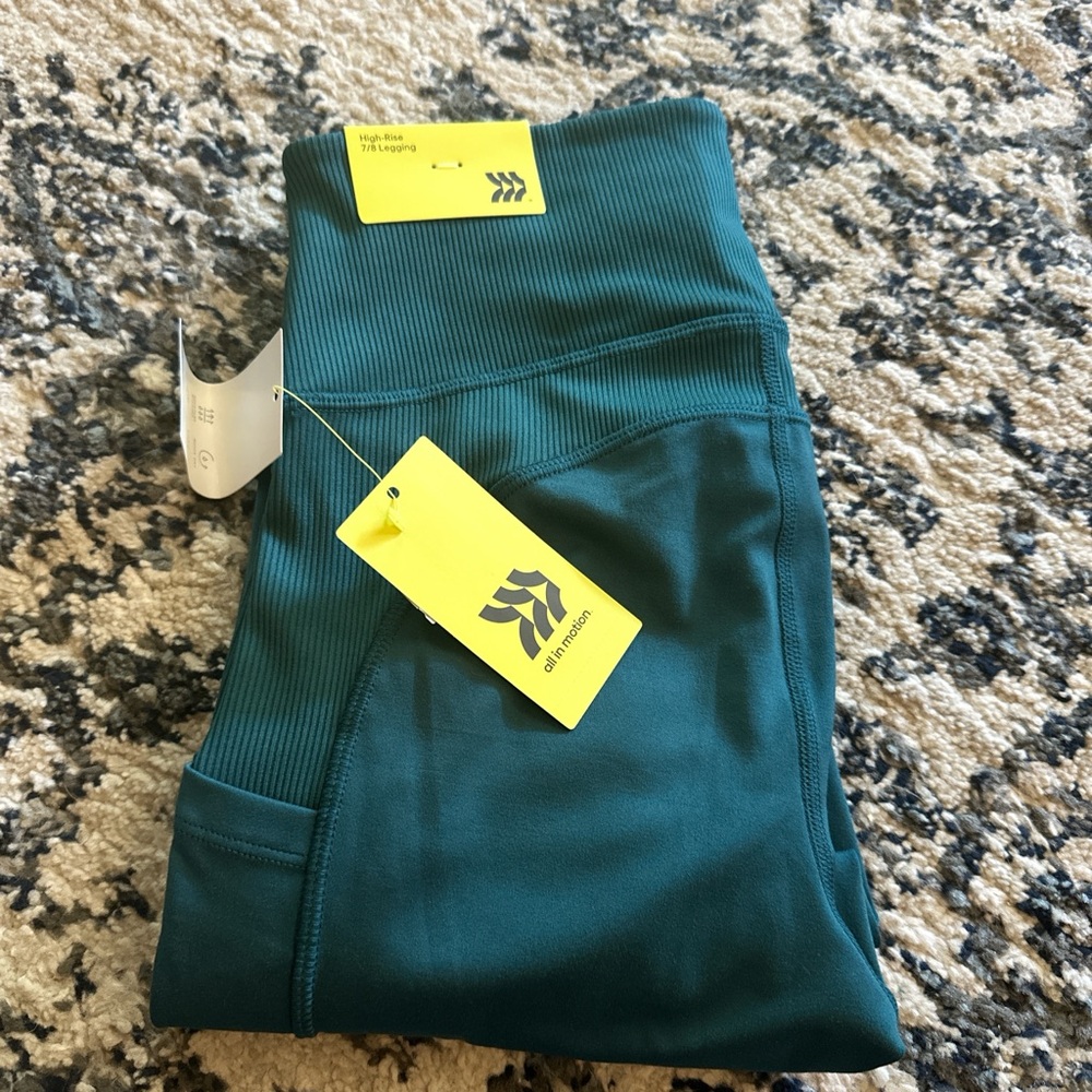 Brand new pocket leggings